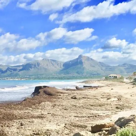 Strandvilla And Ocean In